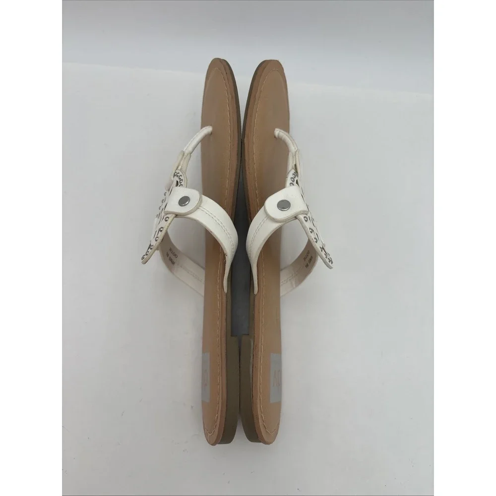DV Dolce Vita Women's Jalisca Medallion Thong Sandal Size 8.5White Faux Leather